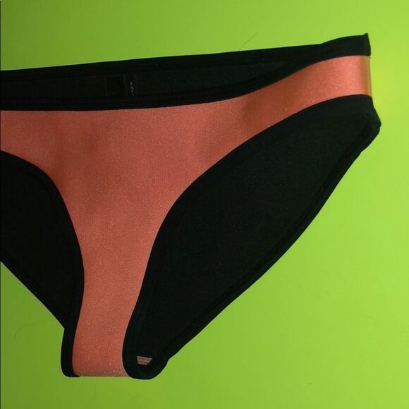 Triangl Neoprene Bikini Bottom - Picture 2 of 8